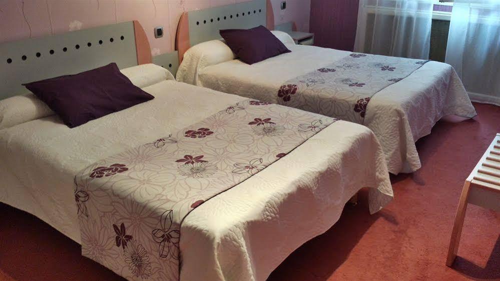 Contact Hotel Limoges - Hotel Des Deux Moulins المظهر الخارجي الصورة