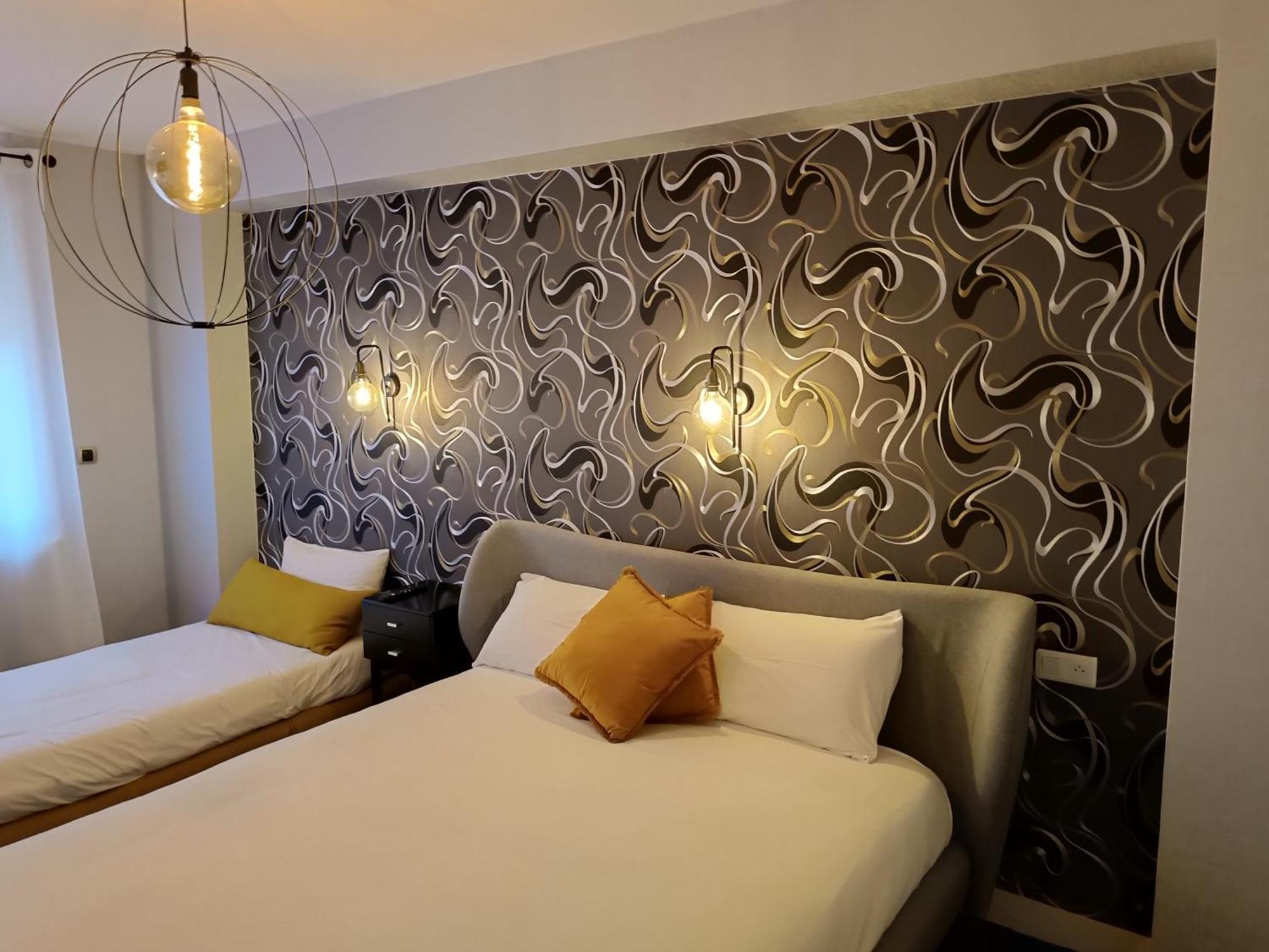 Contact Hotel Limoges - Hotel Des Deux Moulins المظهر الخارجي الصورة