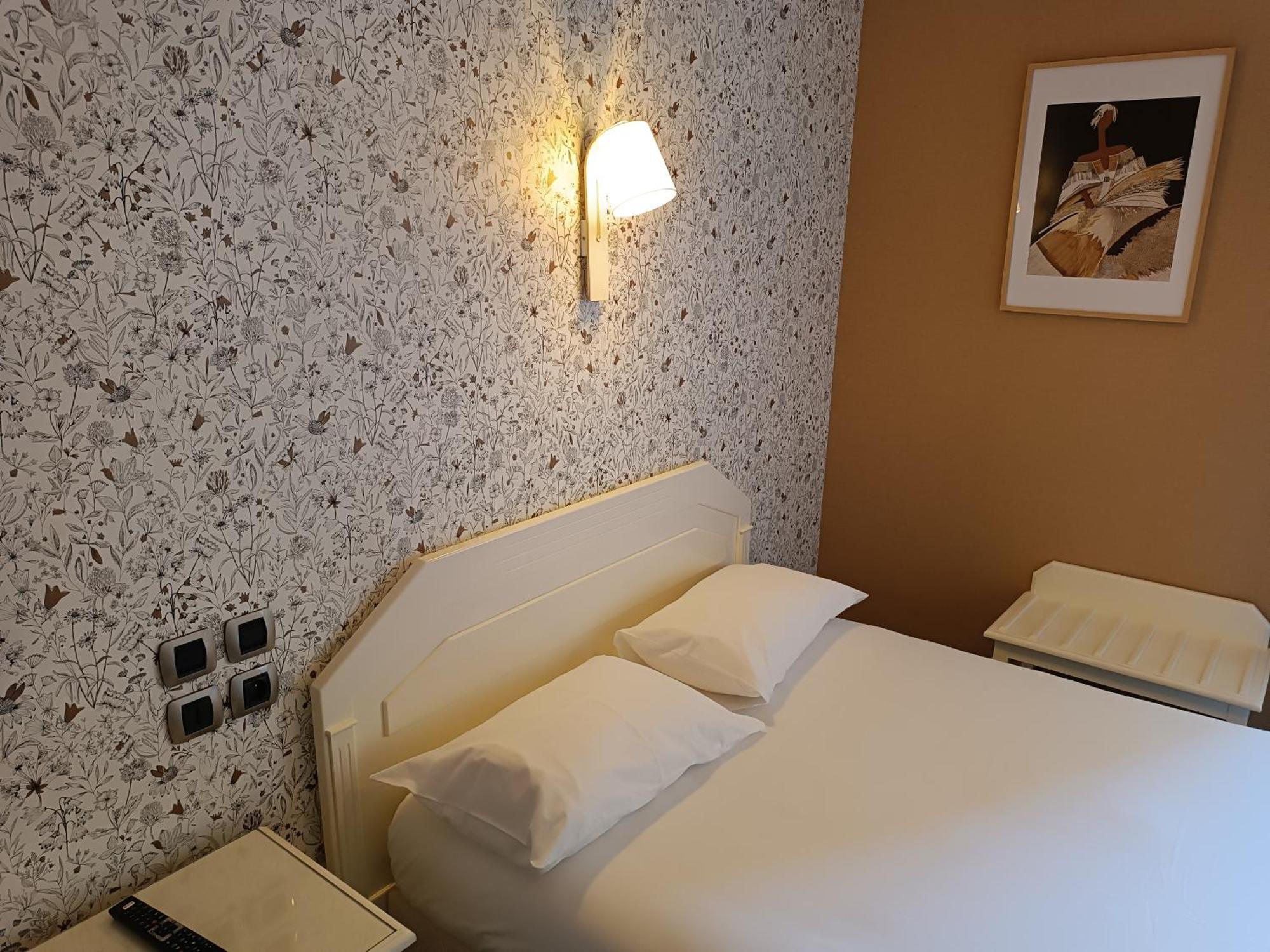 Contact Hotel Limoges - Hotel Des Deux Moulins المظهر الخارجي الصورة