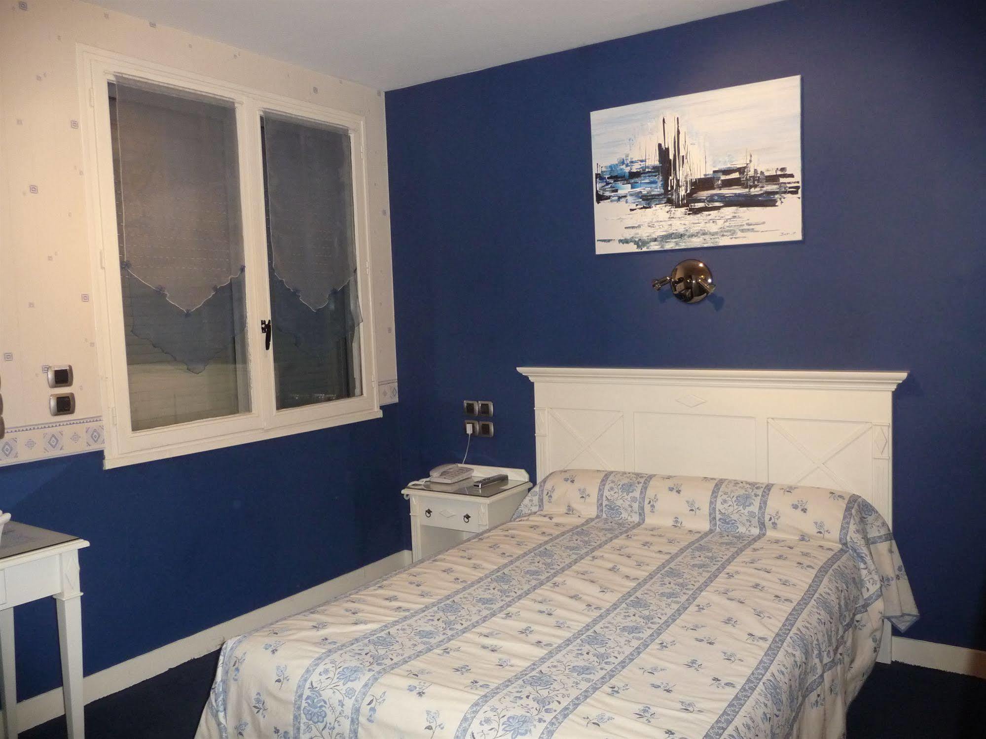 Contact Hotel Limoges - Hotel Des Deux Moulins المظهر الخارجي الصورة