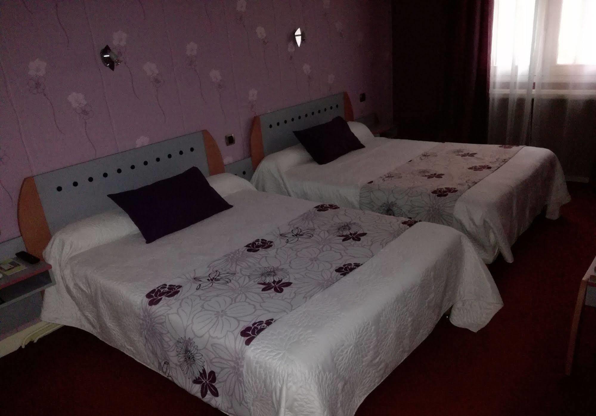 Contact Hotel Limoges - Hotel Des Deux Moulins المظهر الخارجي الصورة